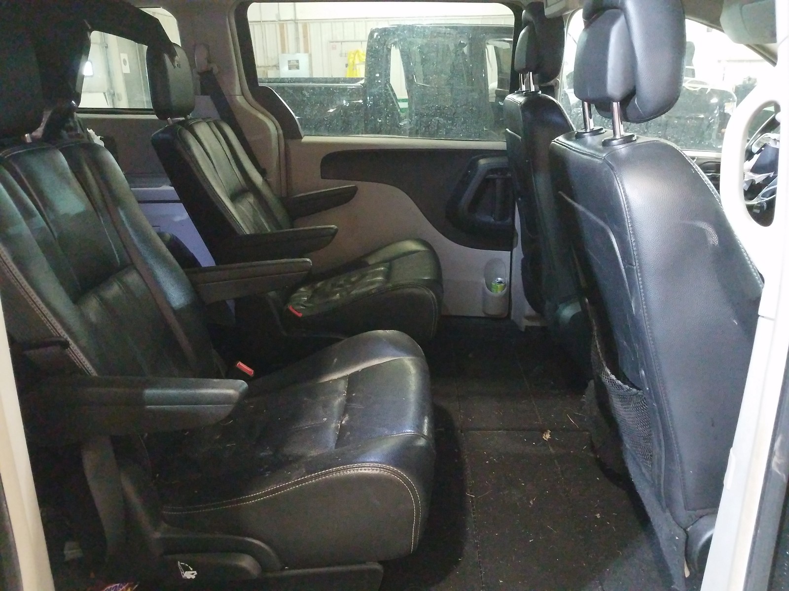 Photo 6 from auction – 2012 CHRYSLER TOWN & COU with VIN 2C4RC1BG3CR282238