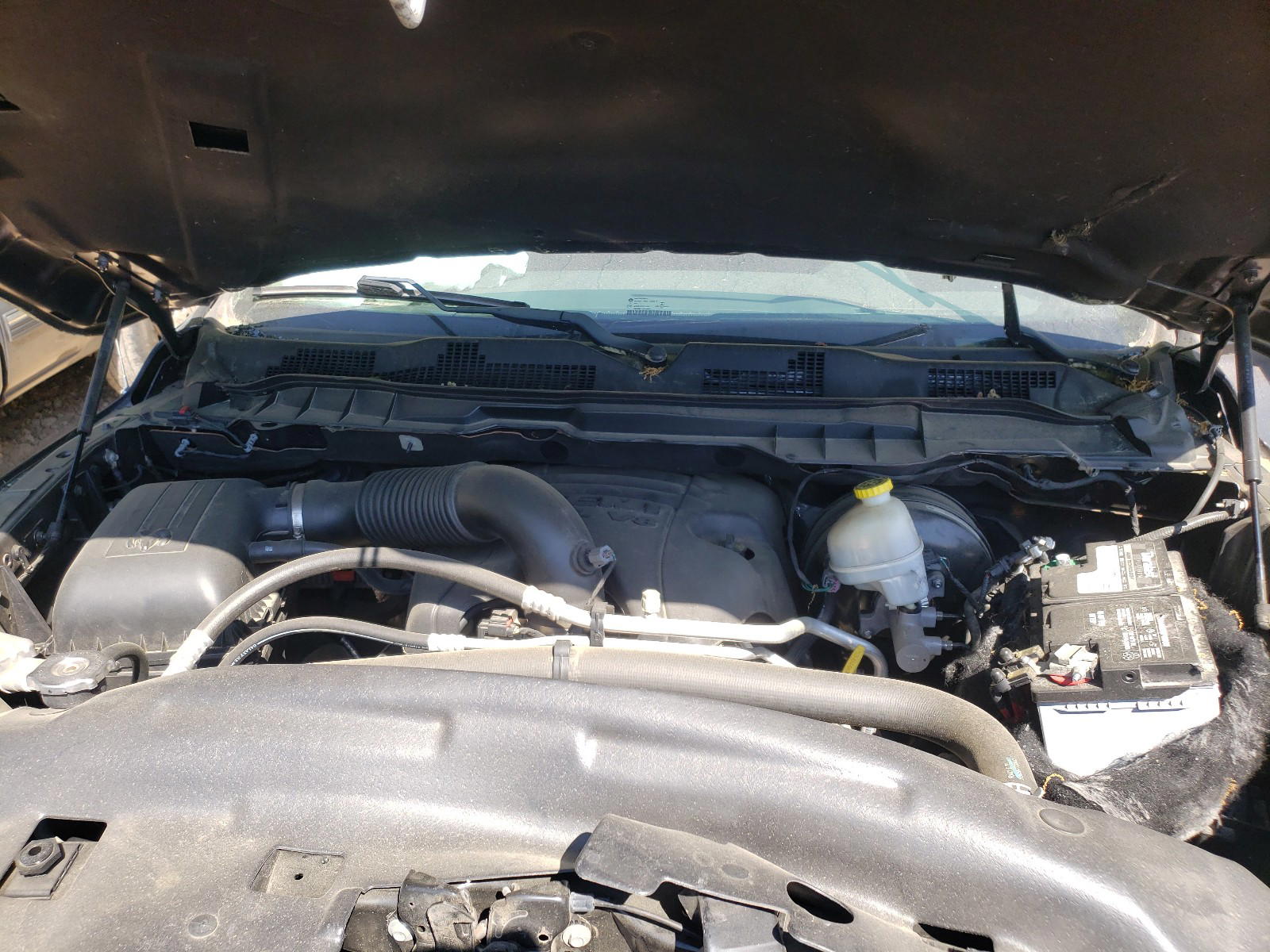 Photo 7 from auction – 2016 RAM 1500 SLT with VIN 1C6RR6GT8GS332161