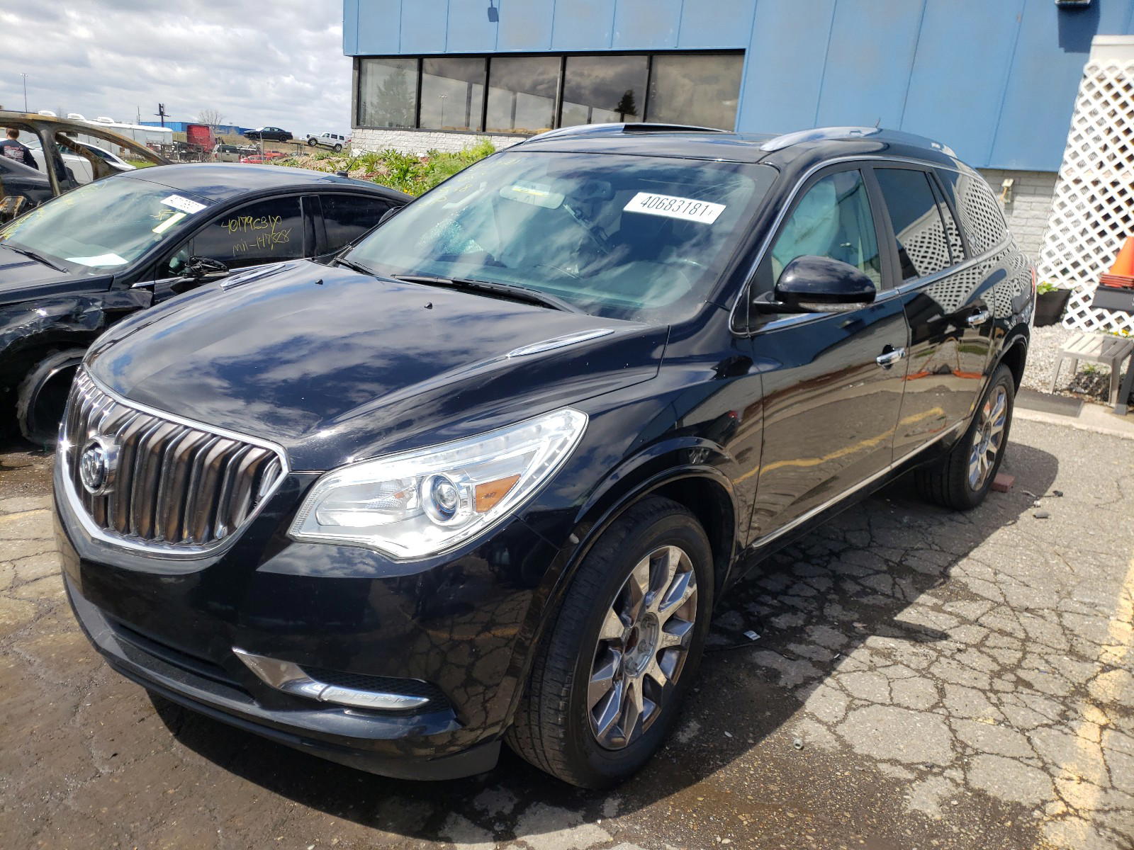 Photo 2 from auction – 2017 BUICK ENCLAVE with VIN 5GAKRBKD9HJ295648