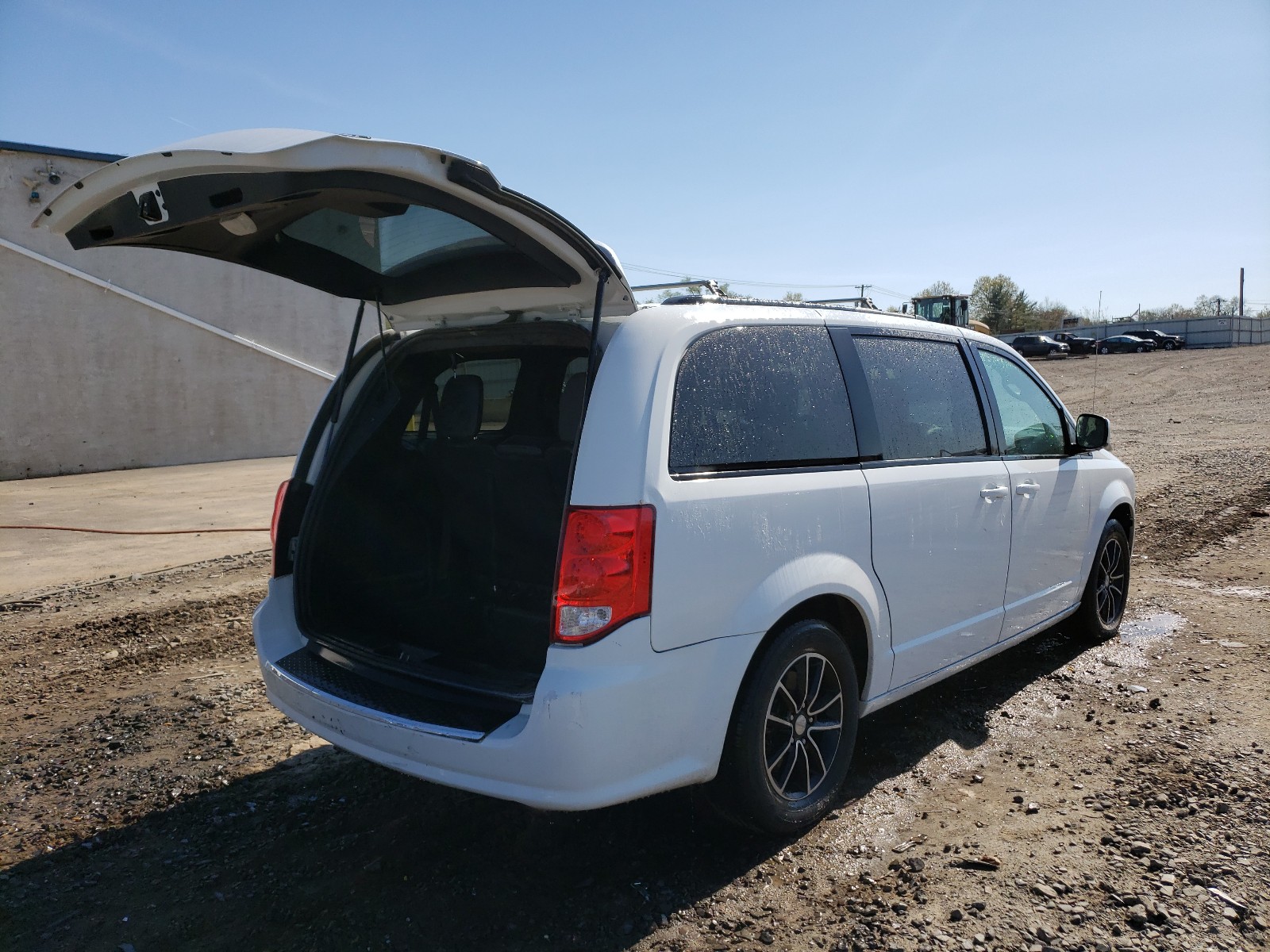 Photo 4 from auction – 2018 DODGE GRAND CARA with VIN 2C4RDGEGXJR361169