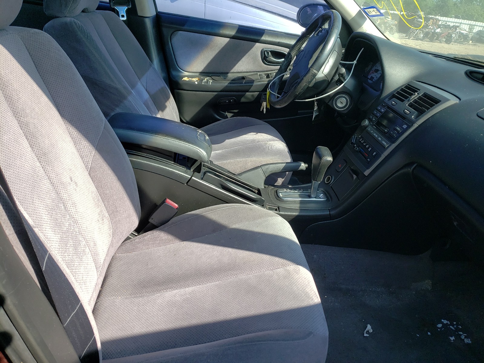 Photo 5 from auction – 2001 NISSAN MAXIMA gxe with VIN JN1CA31D61T820955