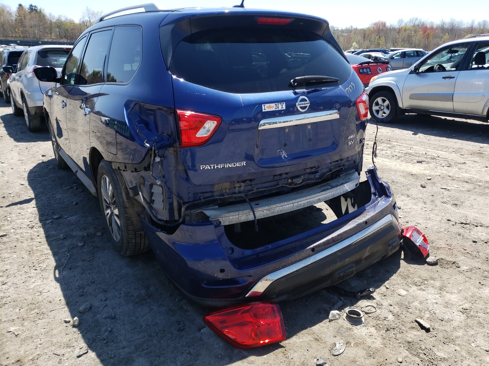 Photo 3 from auction – 2017 NISSAN PATHFINDER with VIN 5N1DR2MM5HC685117