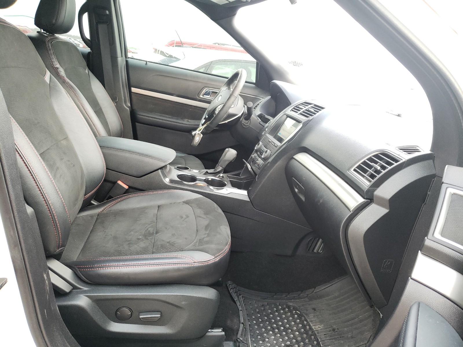 Zdjęcie 5 z aukcji – 2019 FORD EXPLORER X z VIN 1FM5K7D87KGB06914