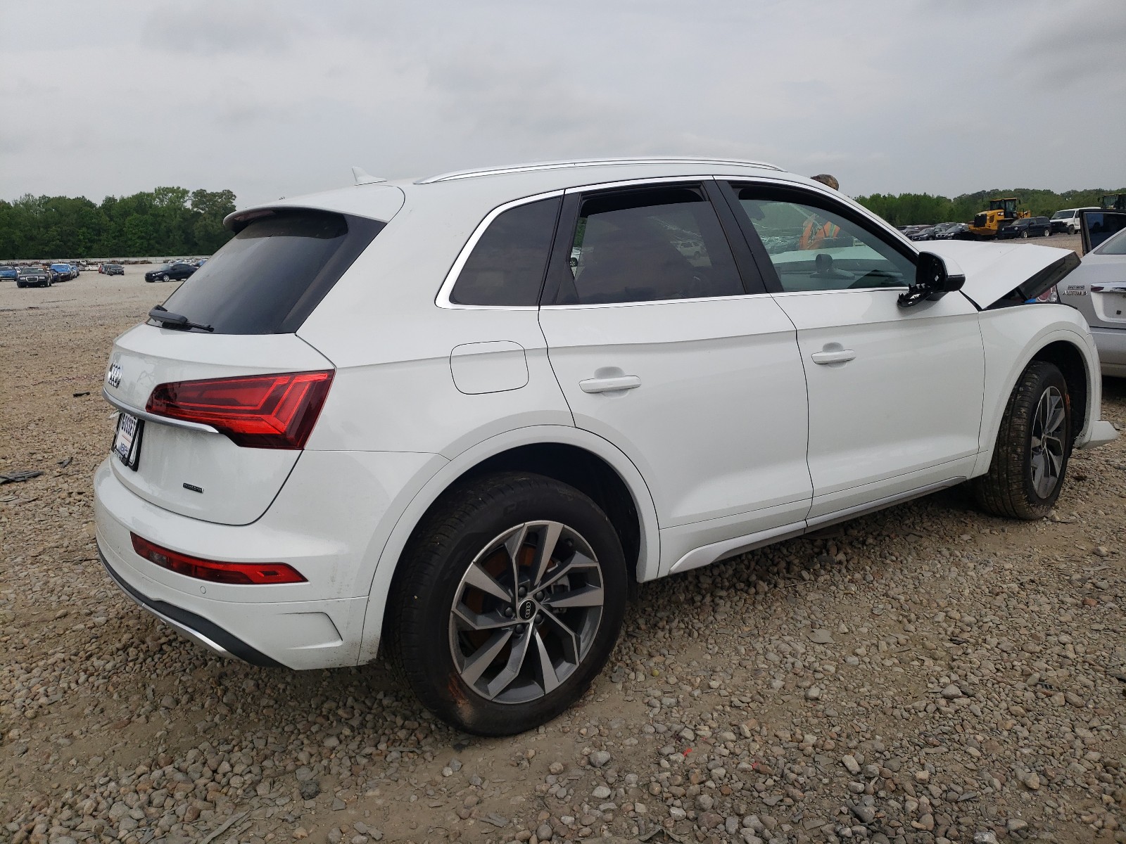 Photo 4 from auction – 2021 AUDI Q5 PREMIUM with VIN WA1BAAFY8M2051520