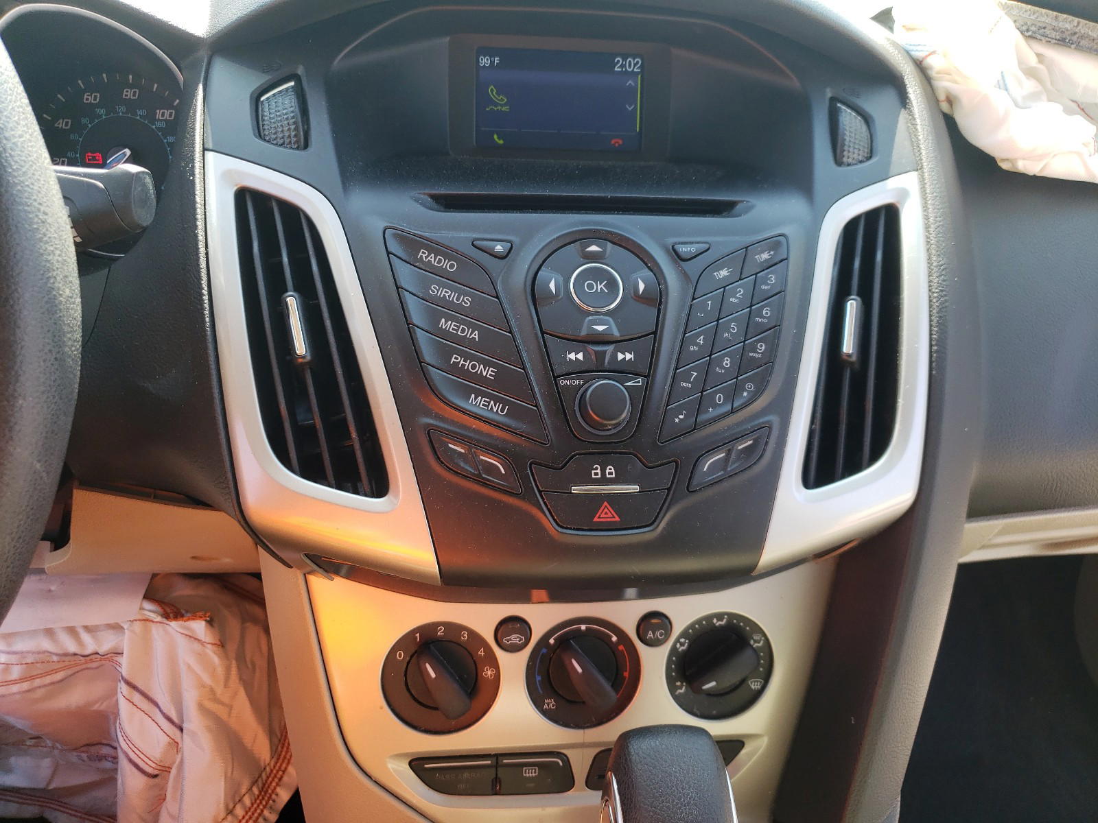 Photo 9 from auction – 2014 FORD FOCUS SE with VIN 1FADP3F22EL281415