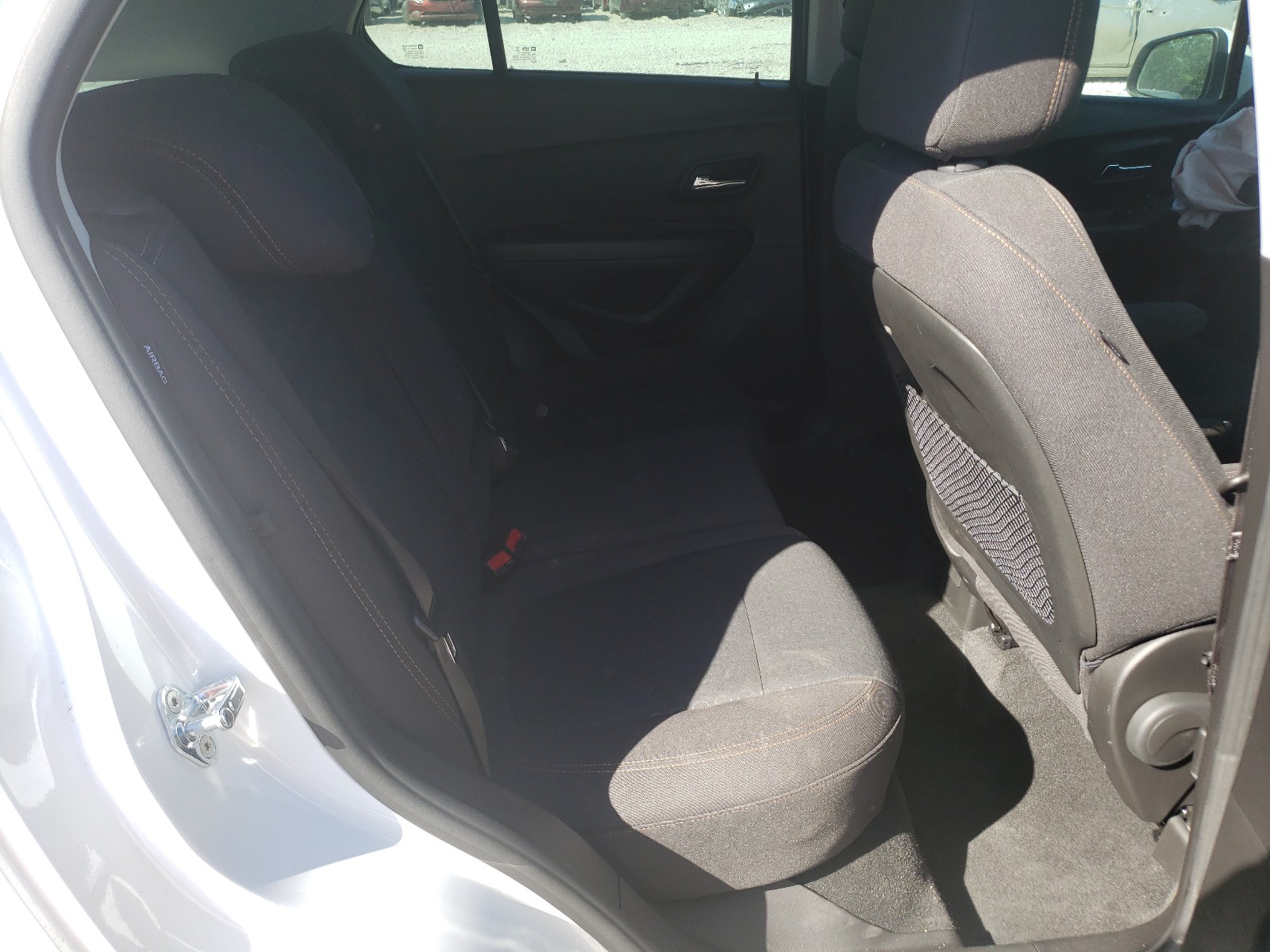 Photo 6 from auction – 2020 CHEVROLET TRAX LS with VIN KL7CJKSB3LB075771