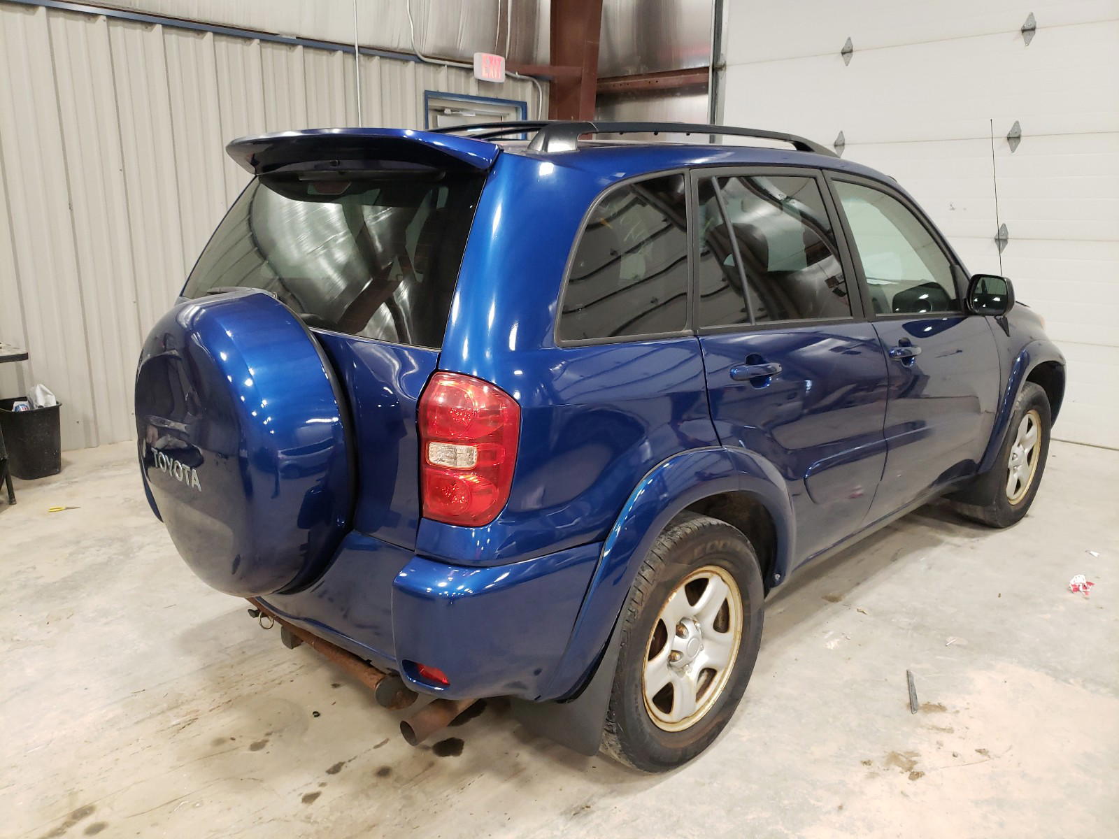Photo 4 from auction – 2005 TOYOTA RAV4 with VIN JTEHD20V456034750