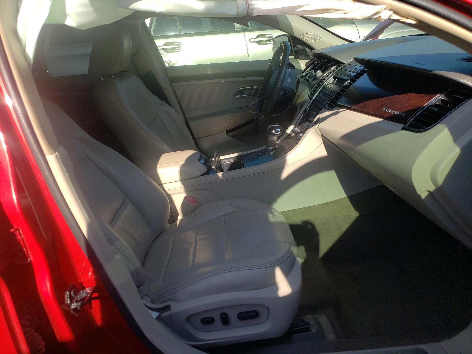 Photo 5 from auction – 2011 FORD TAURUS LIM with VIN 1FAHP2FW9BG101236