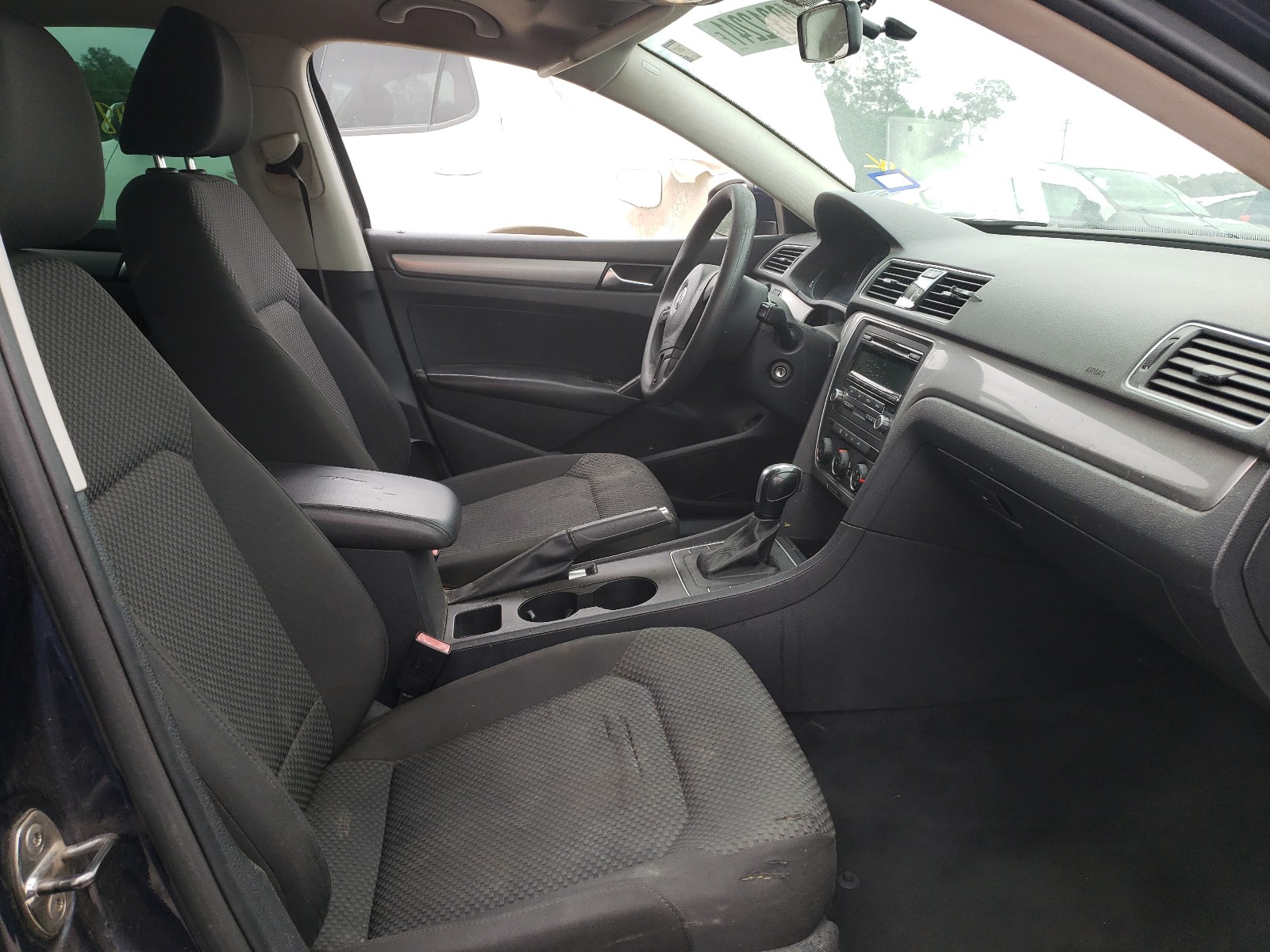 Photo 5 from auction – 2013 VOLKSWAGEN PASSAT S with VIN 1VWAP7A38DC014361