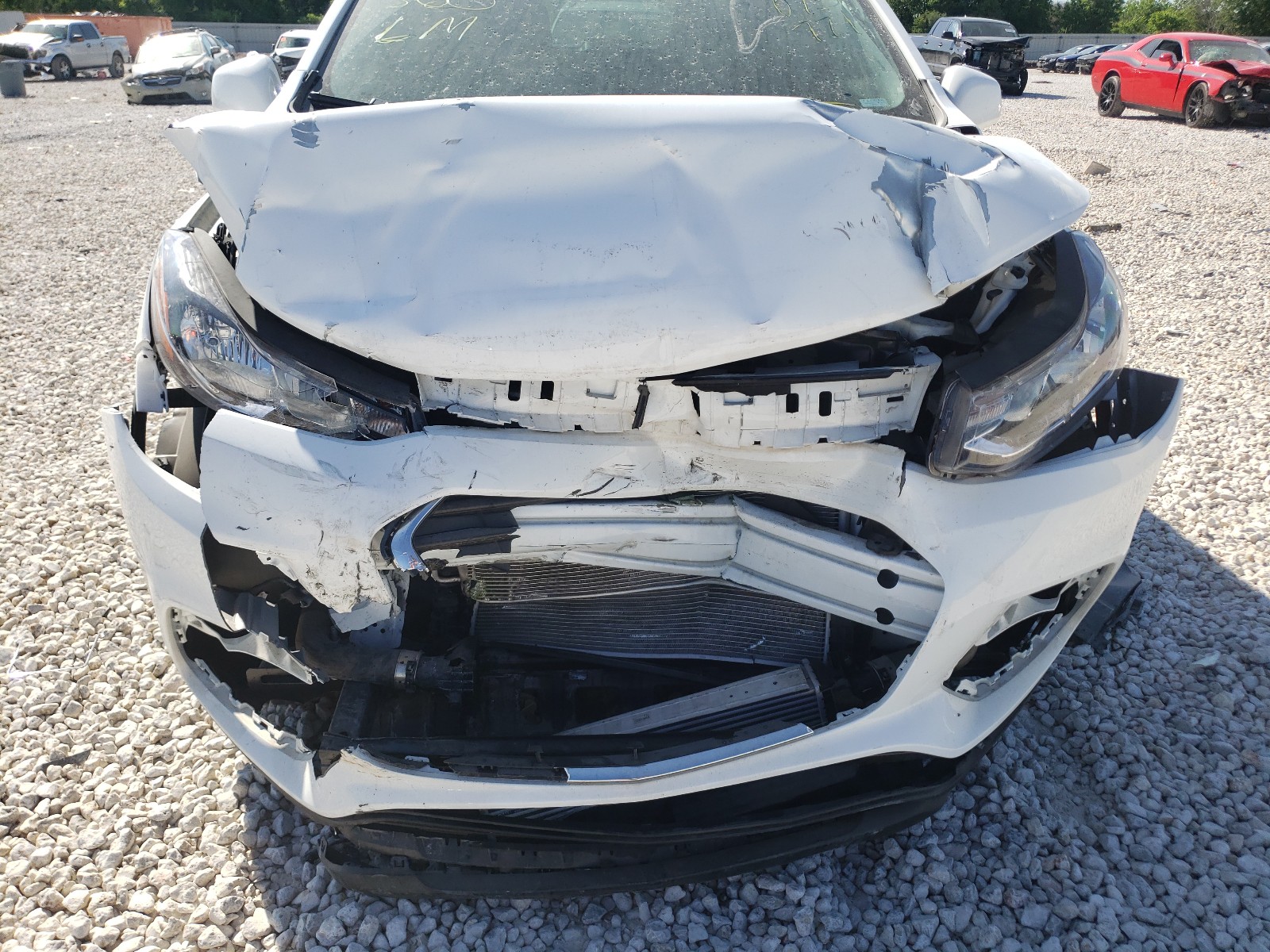 Photo 9 from auction – 2020 CHEVROLET TRAX LS with VIN KL7CJKSB3LB075771