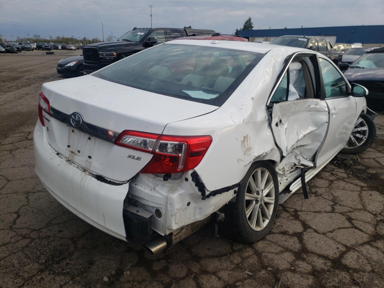 Photo 4 from auction – 2012 TOYOTA CAMRY BASE with VIN 4T1BF1FKXCU155458