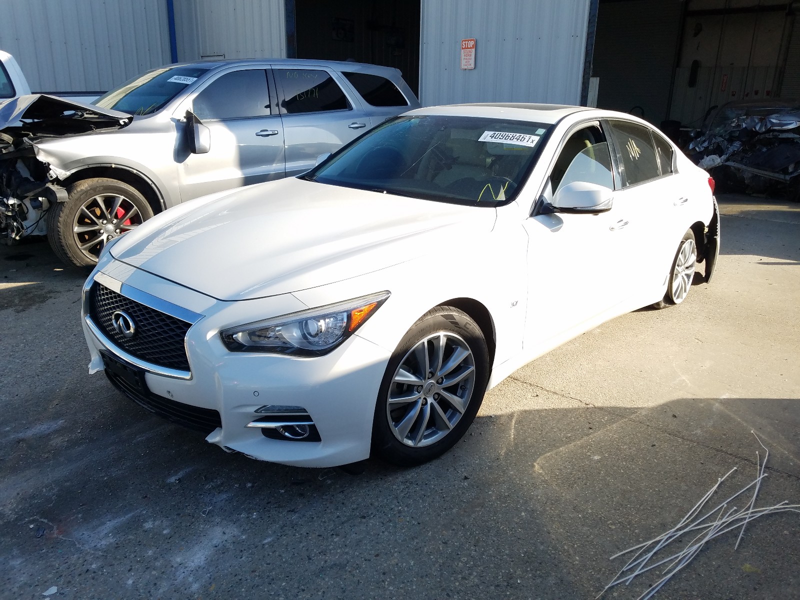 Photo 2 from auction – 2015 INFINITI Q50 BASE with VIN JN1BV7AP4FM343316