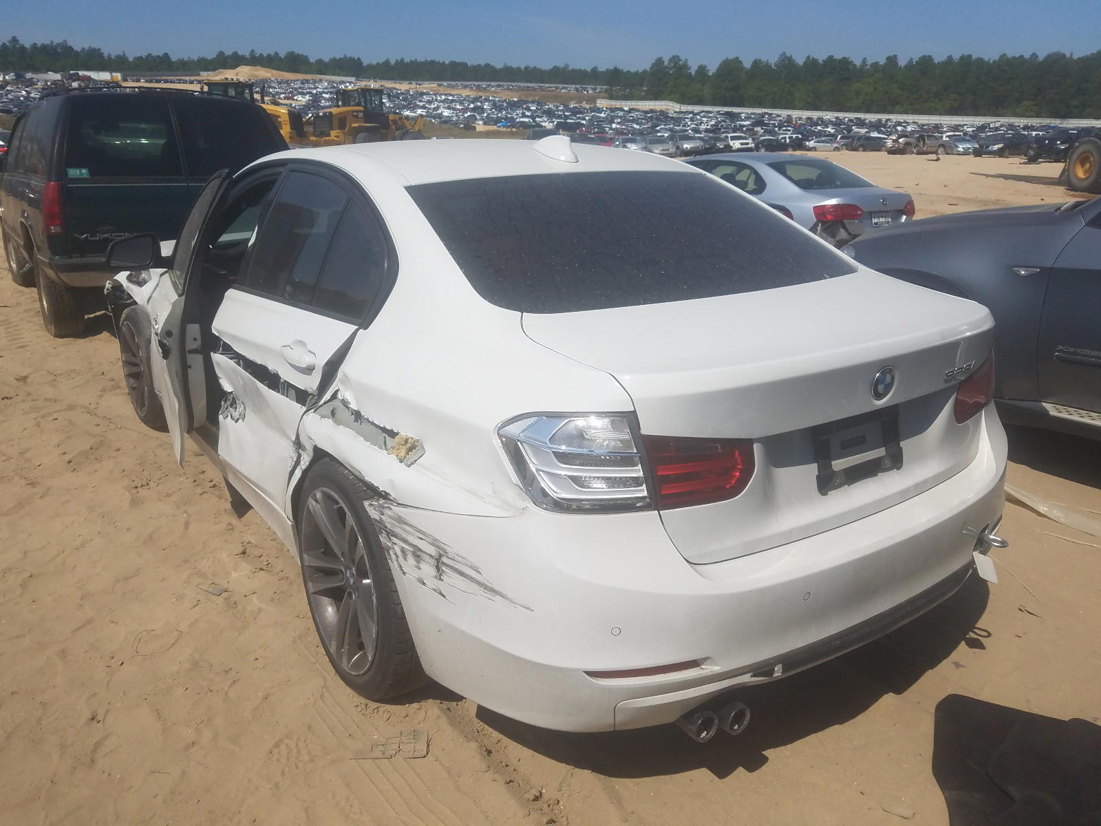 Photo 3 from auction – 2014 BMW 328 I with VIN WBA3A5C51EP603453