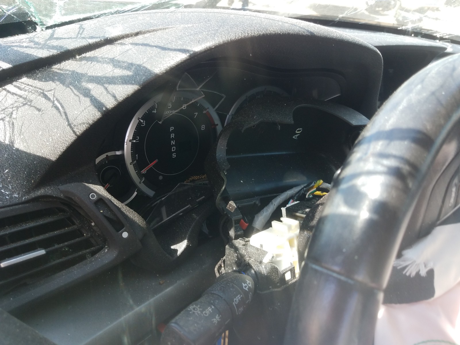 Photo 8 from auction – 2010 ACURA TSX with VIN JH4CU2F64AC002504