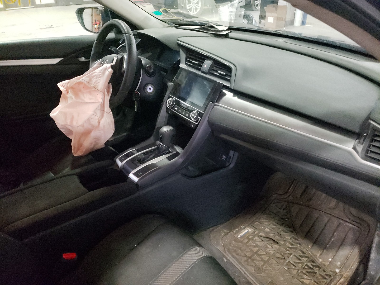Photo 5 from auction – 2016 HONDA CIVIC LX with VIN 2HGFC2F51GH025545