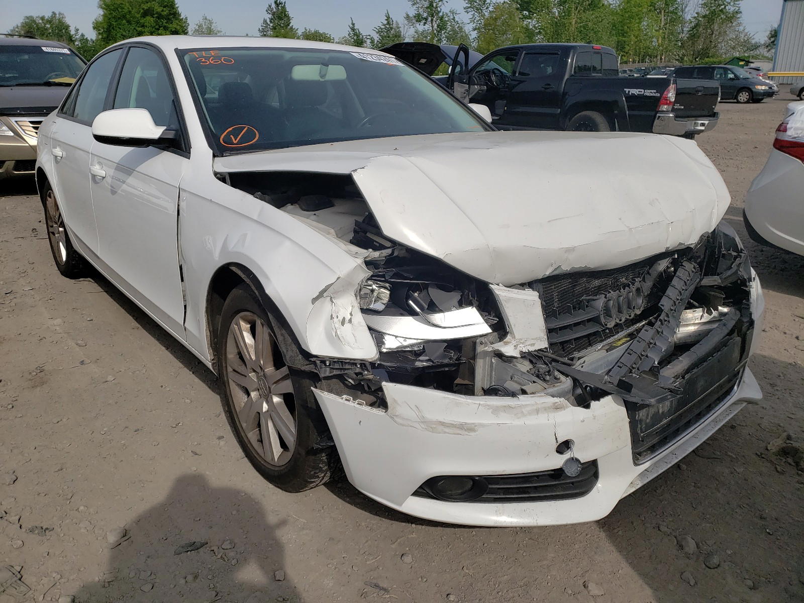 AUDI A4 PREMIUM 2011 with VIN WAUAFAFL0BN022786 - Photo from auction