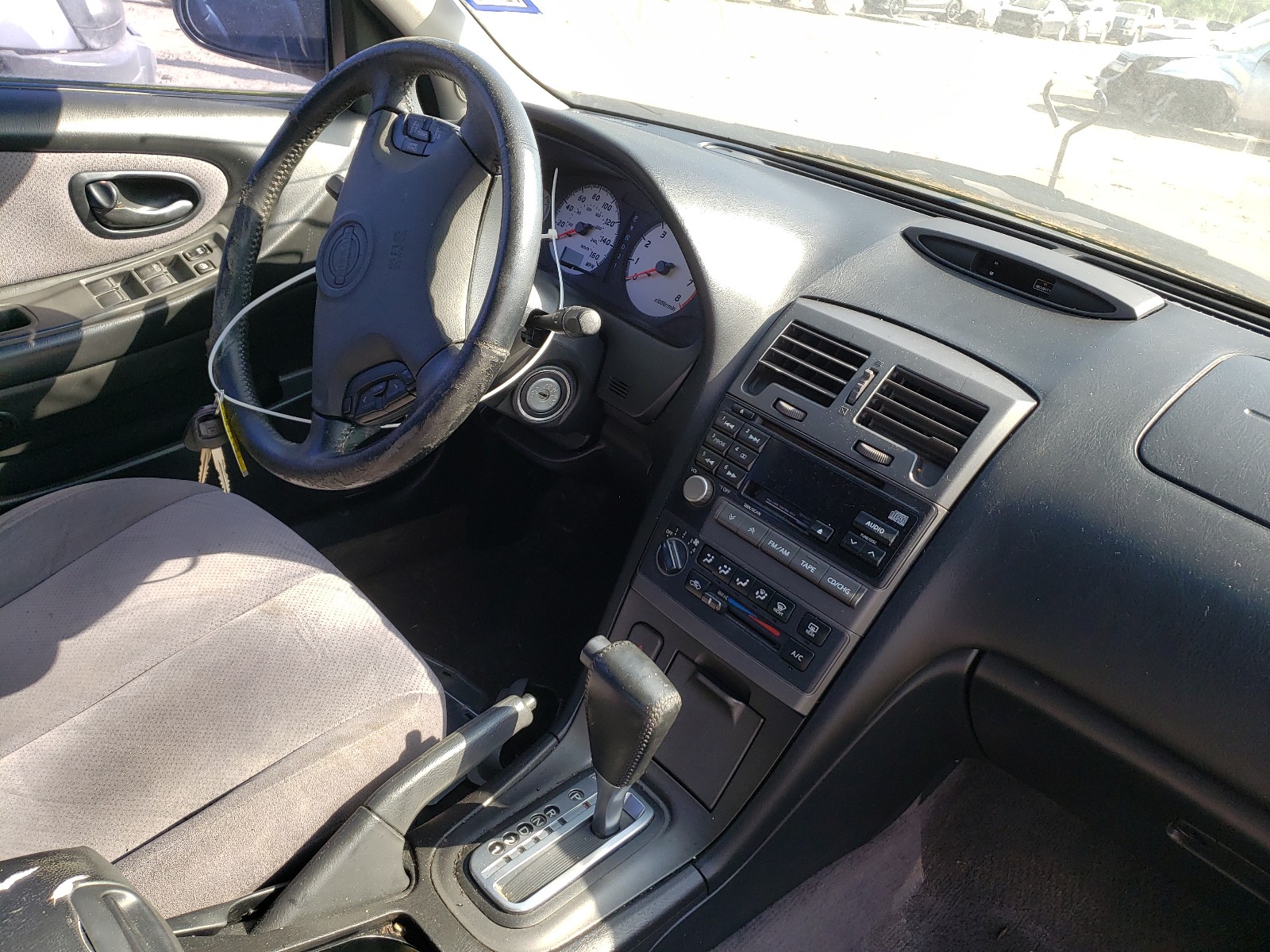 Photo 9 from auction – 2001 NISSAN MAXIMA gxe with VIN JN1CA31D61T820955
