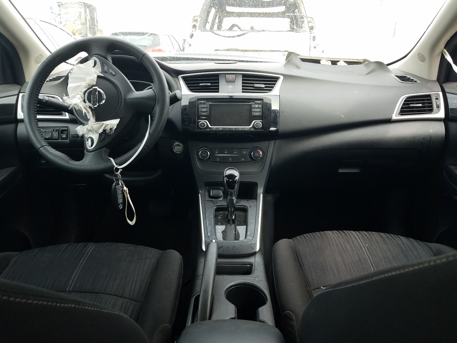 Photo 9 from auction – 2017 NISSAN SENTRA S with VIN 3N1AB7AP4HL709180