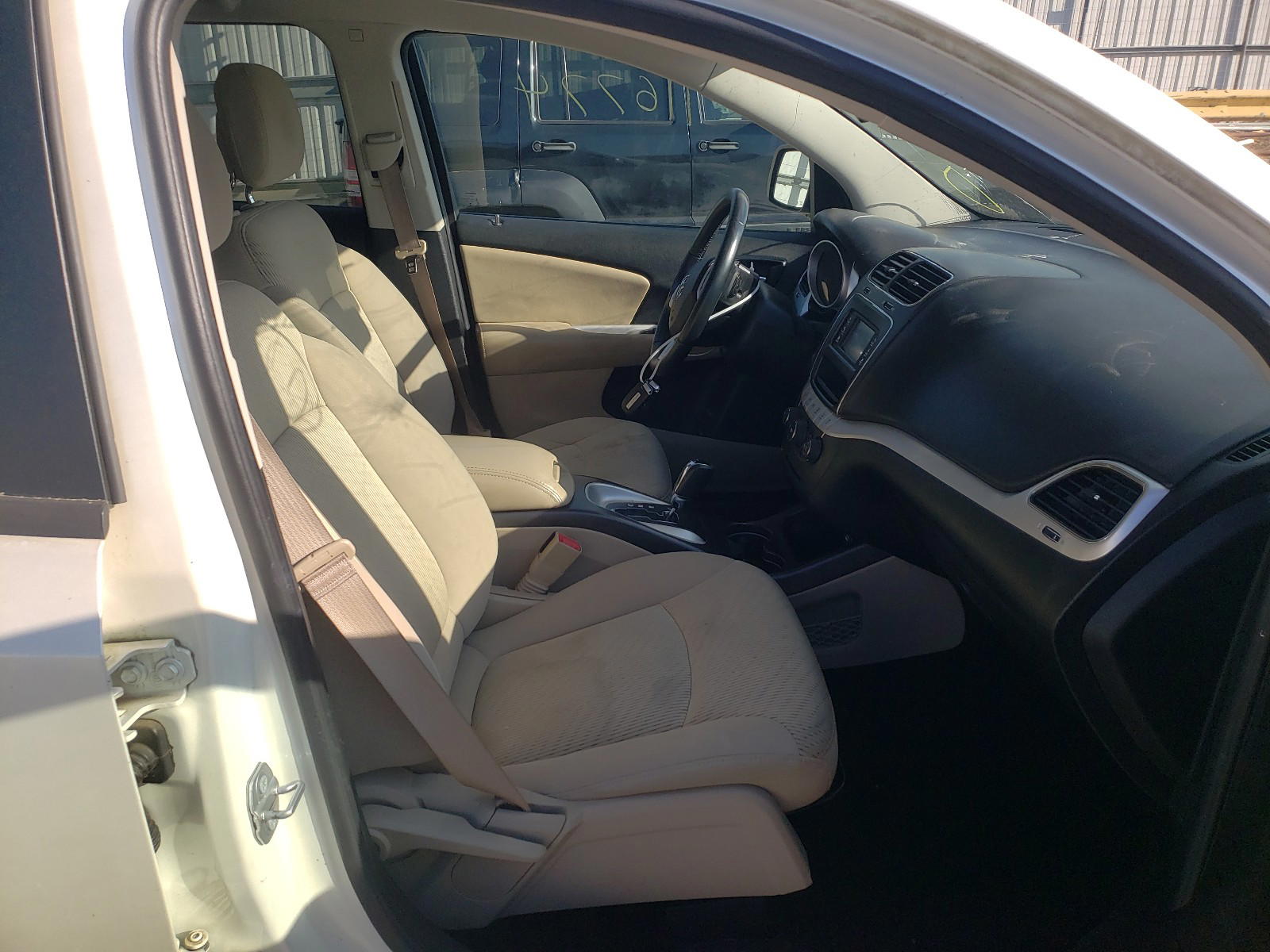 Photo 5 from auction – 2016 DODGE JOURNEY SE with VIN 3C4PDCAB6GT115798