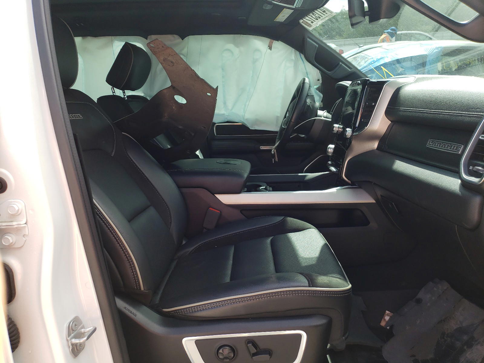Photo 5 from auction – 2019 RAM 1500 LARAM with VIN 1C6SRFJT0KN925370
