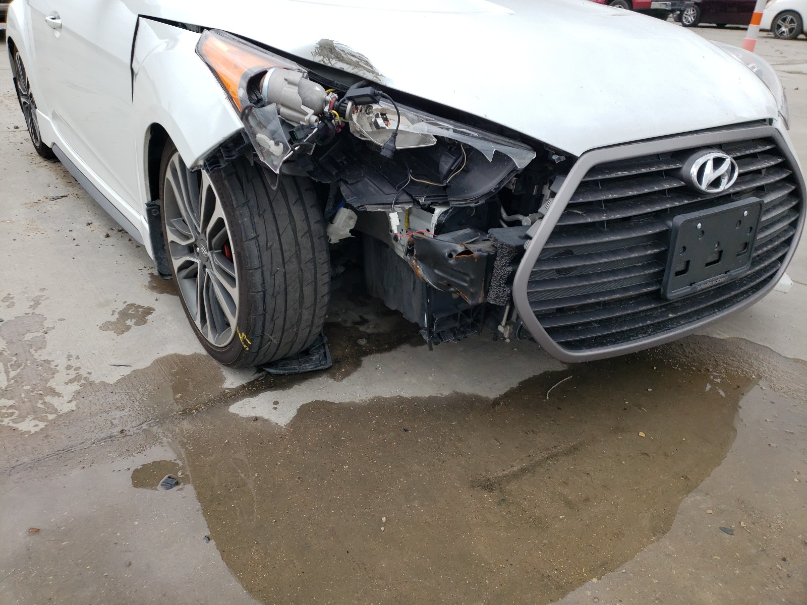 Photo 9 from auction – 2016 HYUNDAI VELOSTER T with VIN KMHTC6AE8GU263644