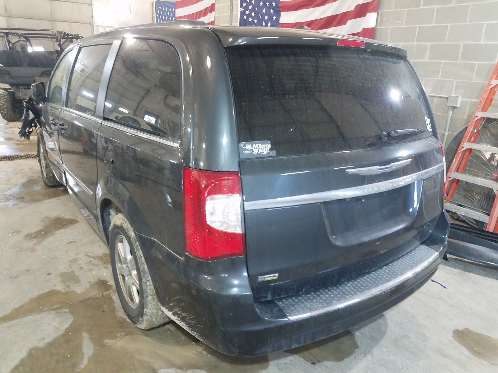 Photo 3 from auction – 2012 CHRYSLER TOWN & COU with VIN 2C4RC1BG3CR282238