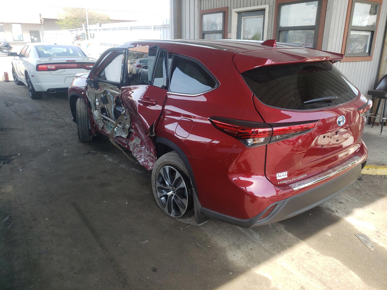 Photo 3 from auction – 2021 TOYOTA HIGHLANDER with VIN 5TDHBRCH8MS514832