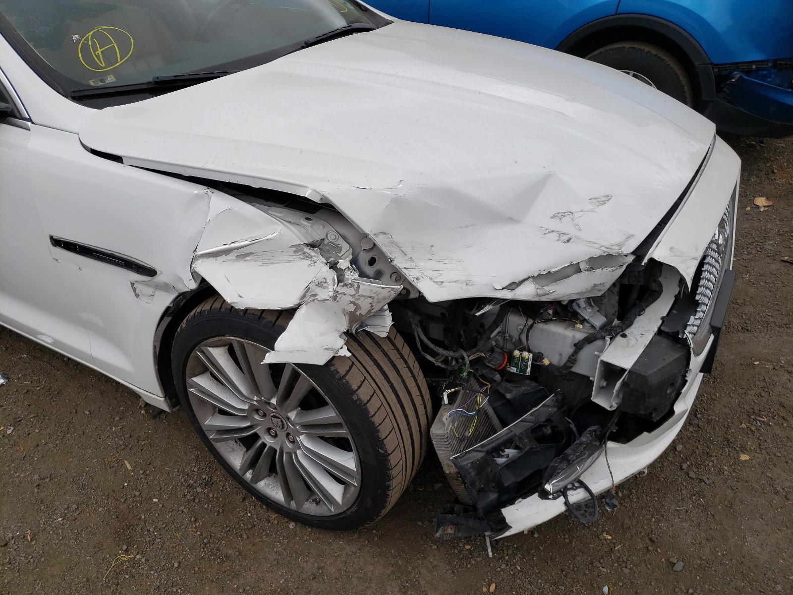 Photo 19 from auction – 2011 JAGUAR XJL SUPERC with VIN SAJXA2GE3BMV03785