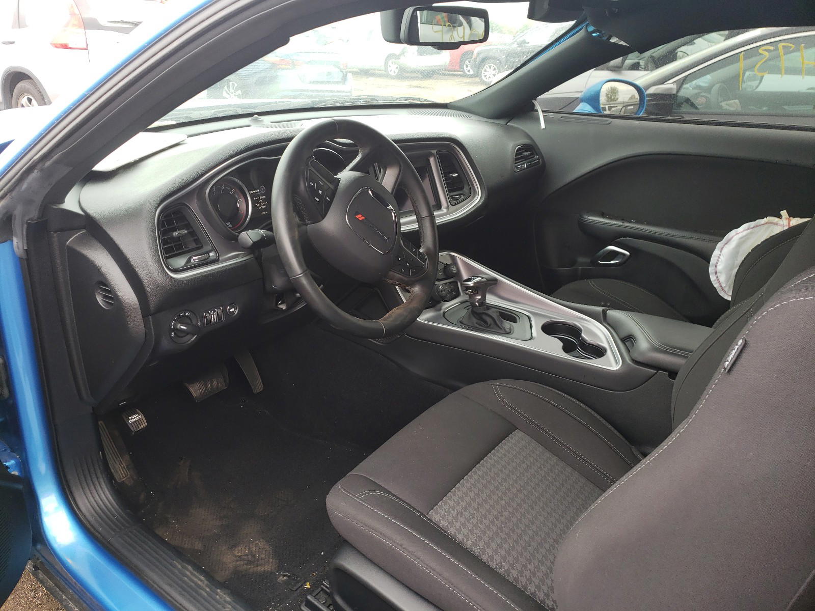 Photo 5 from auction – 2019 DODGE CHALLENGER with VIN 2C3CDZAG1KH677532