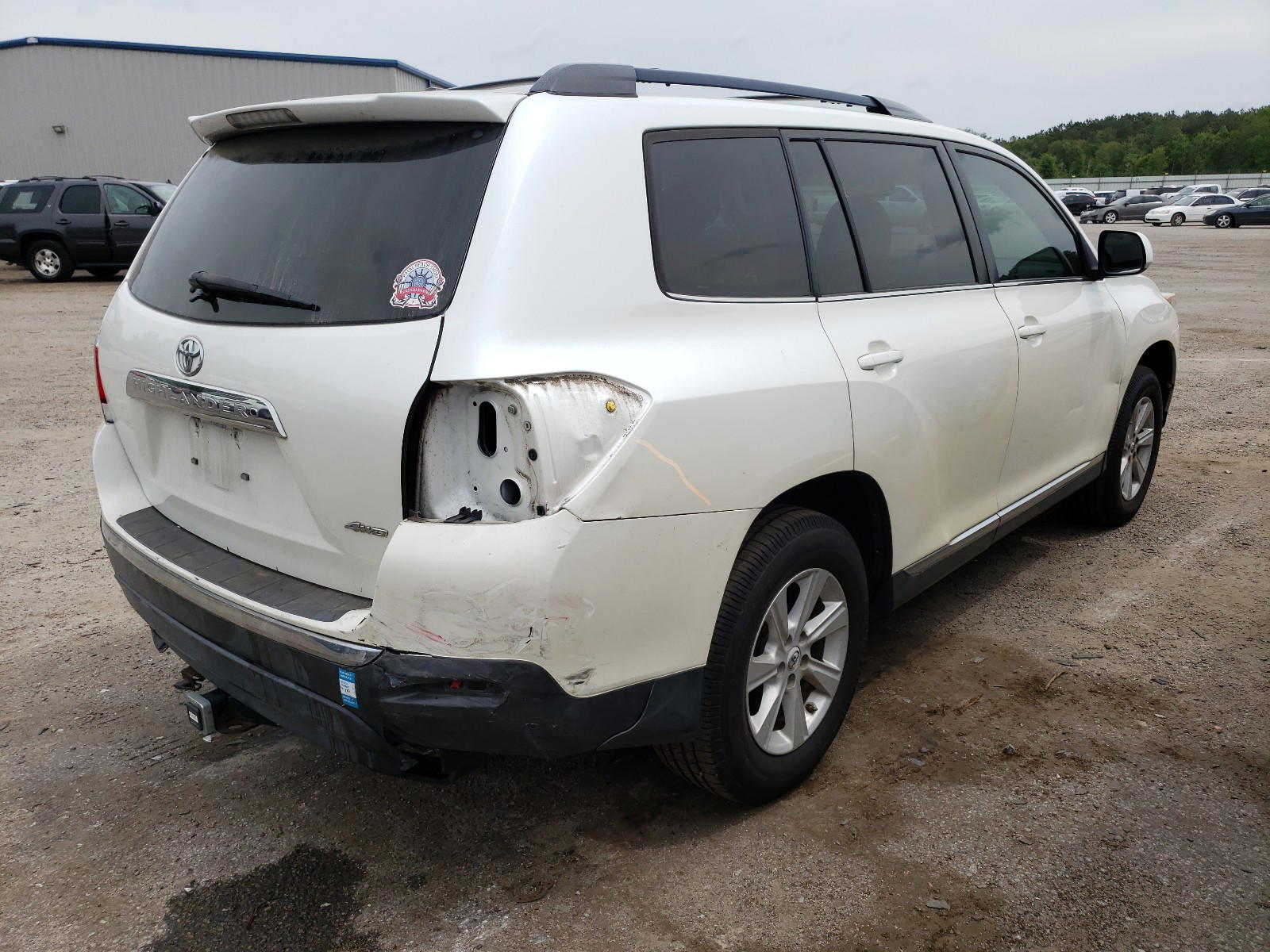 Photo 4 from auction – 2012 TOYOTA HIGHLANDER with VIN 5TDBK3EH6CS128781
