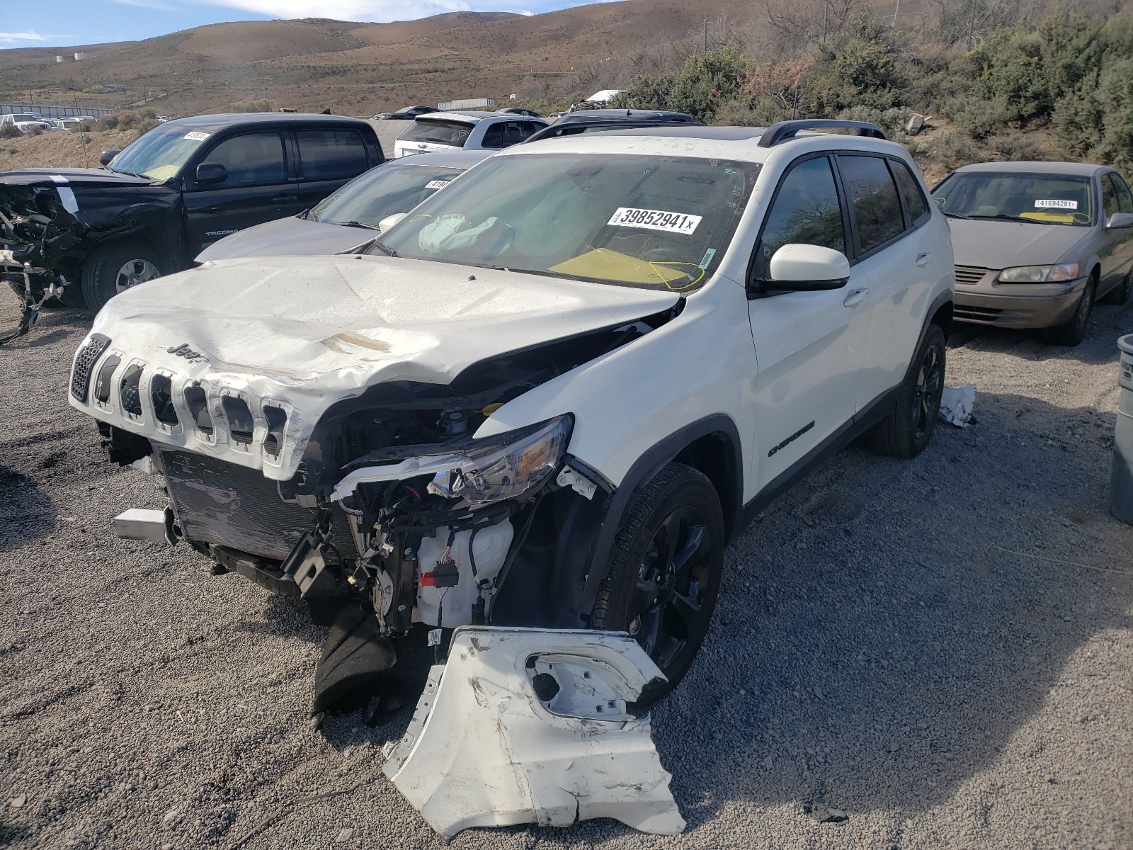 Photo 2 from auction – 2019 JEEP CHEROKEE L with VIN 1C4PJMLX1KD306843