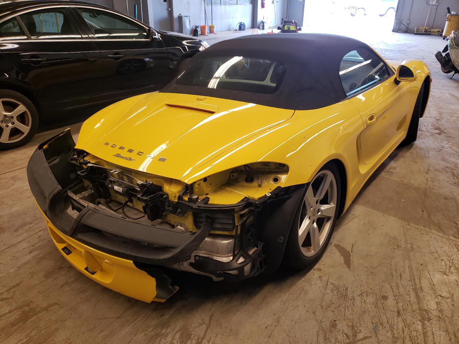 Photo 4 from auction – 2015 PORSCHE BOXSTER with VIN WP0CA2A88FS121110