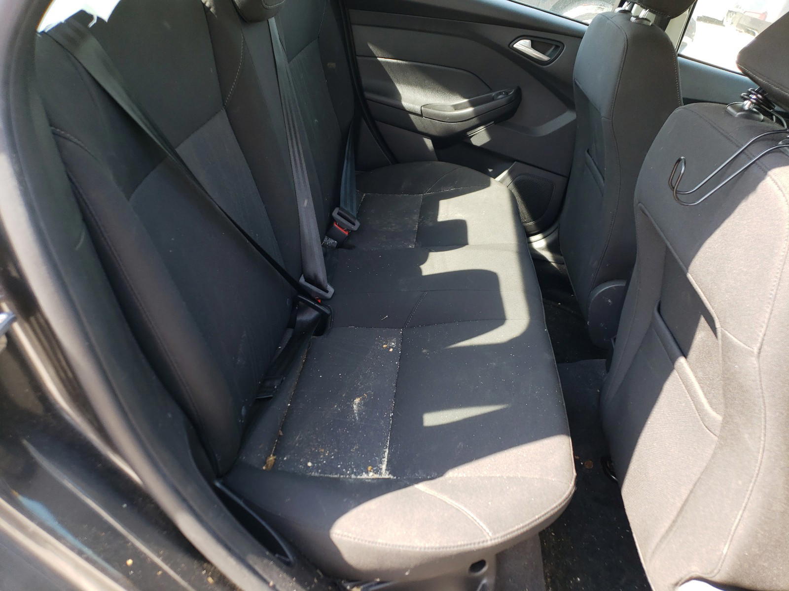 Photo 6 from auction – 2015 FORD FOCUS SE with VIN 1FADP3F21FL219862