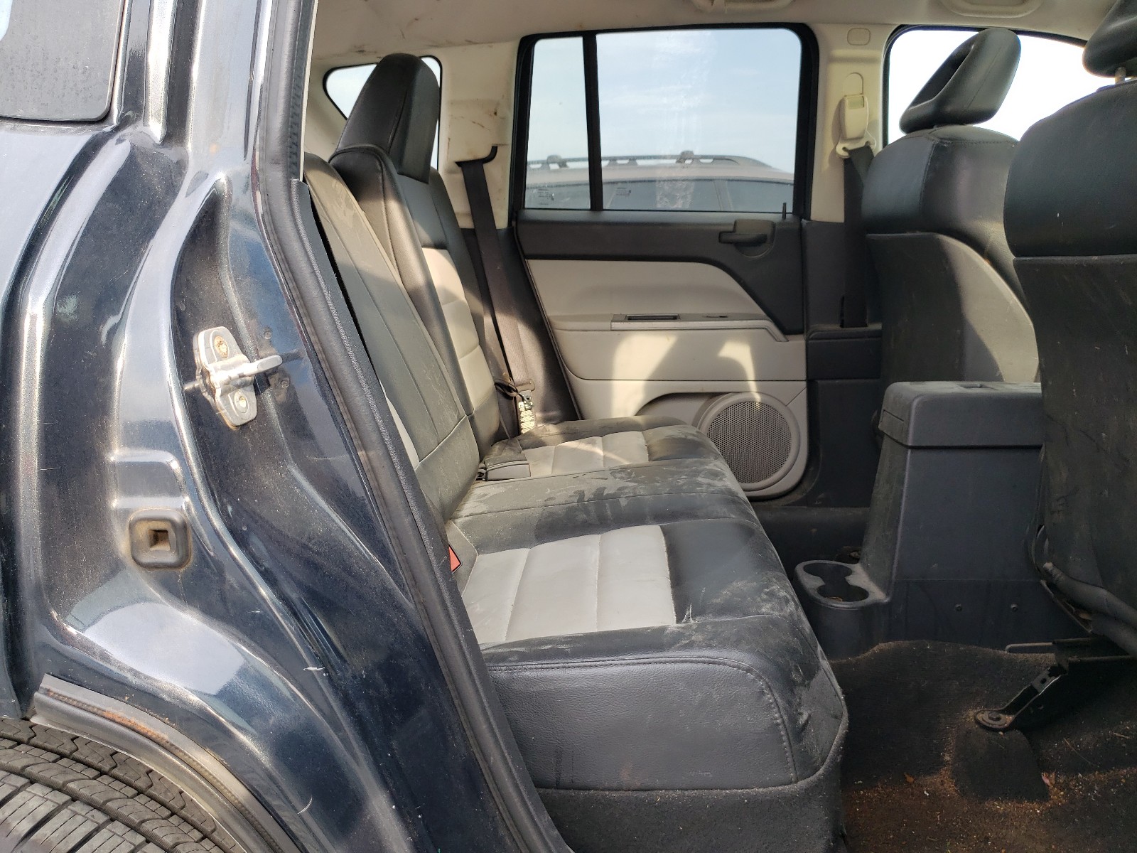 Foto 6 de la subasta – 2007 JEEP COMPASS LI con VIN 1J8FF57W67D144003