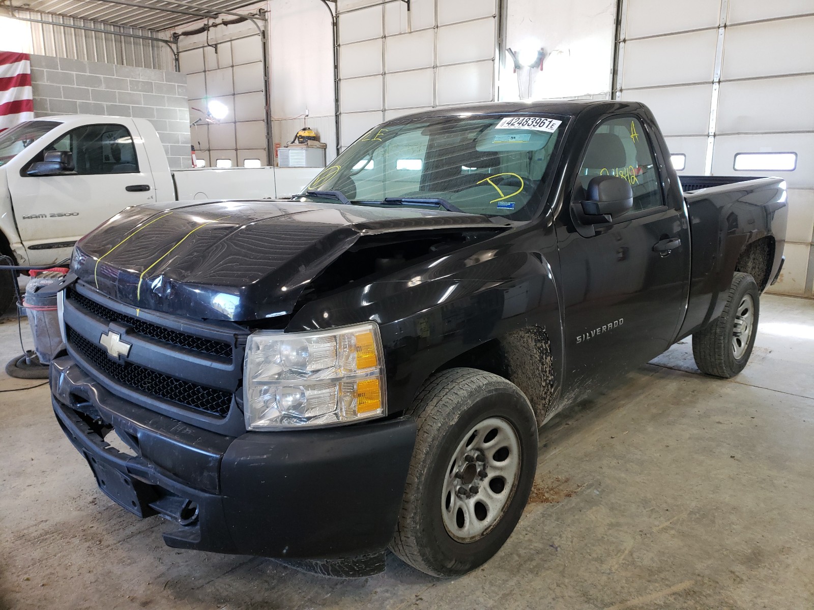 Photo 2 from auction – 2011 CHEVROLET SILVERADO with VIN 1GCNCPEXXBZ177004