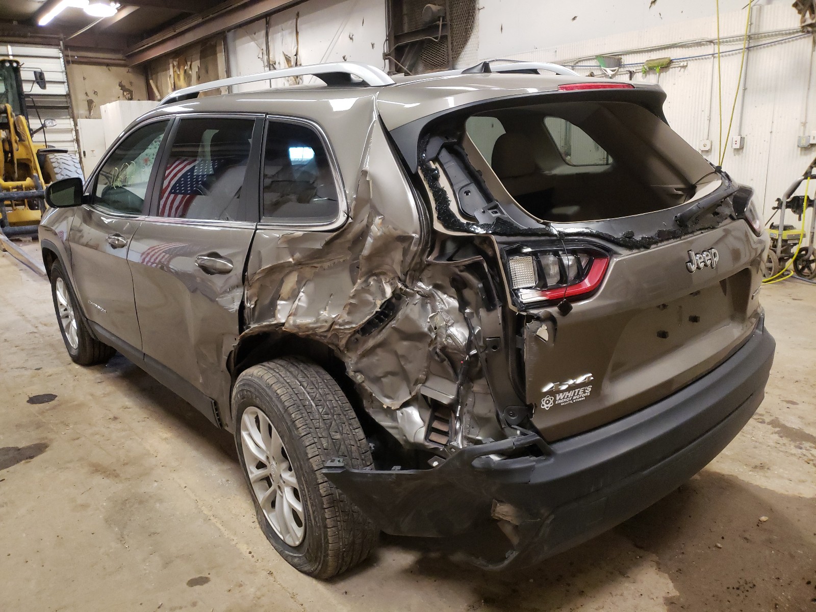 Photo 3 from auction – 2019 JEEP CHEROKEE L with VIN 1C4PJMCBXKD386390