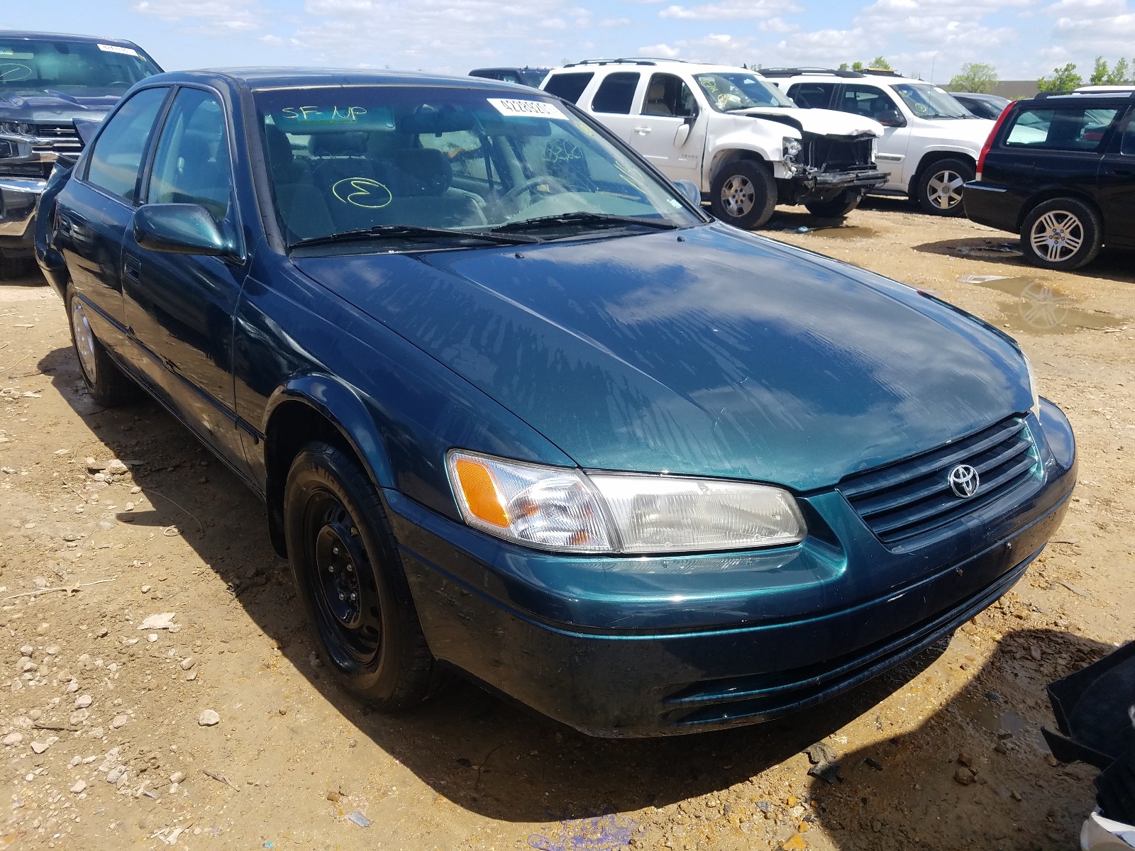 Photo 1 from auction – 1998 TOYOTA CAMRY CE with VIN JT2BG22K8W0255575
