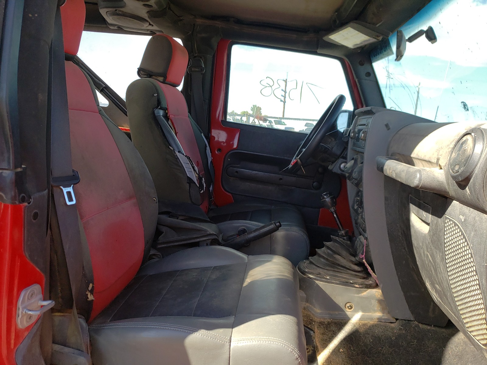 Photo 5 from auction – 2008 JEEP WRANGLER X with VIN 1J4FA24188L520330