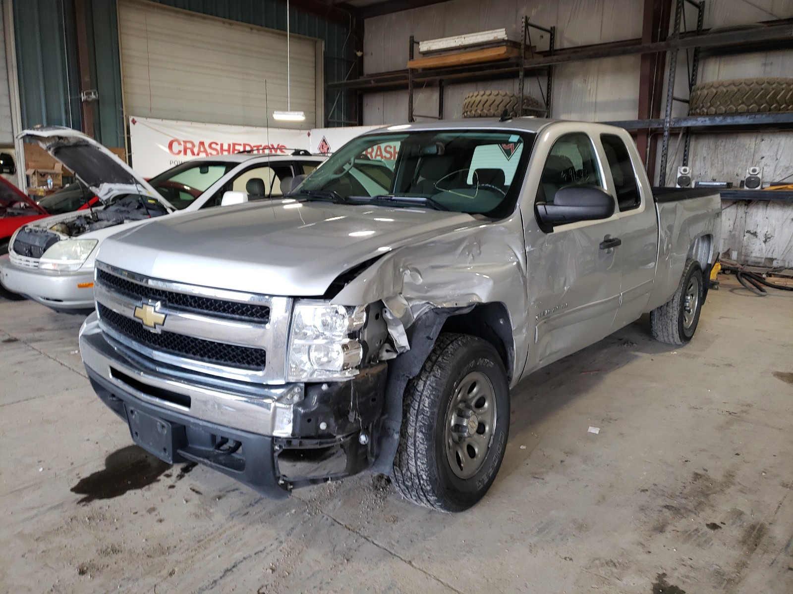 Photo 2 from auction – 2011 CHEVROLET SILVERADO with VIN 1GCRKREAXBZ300828