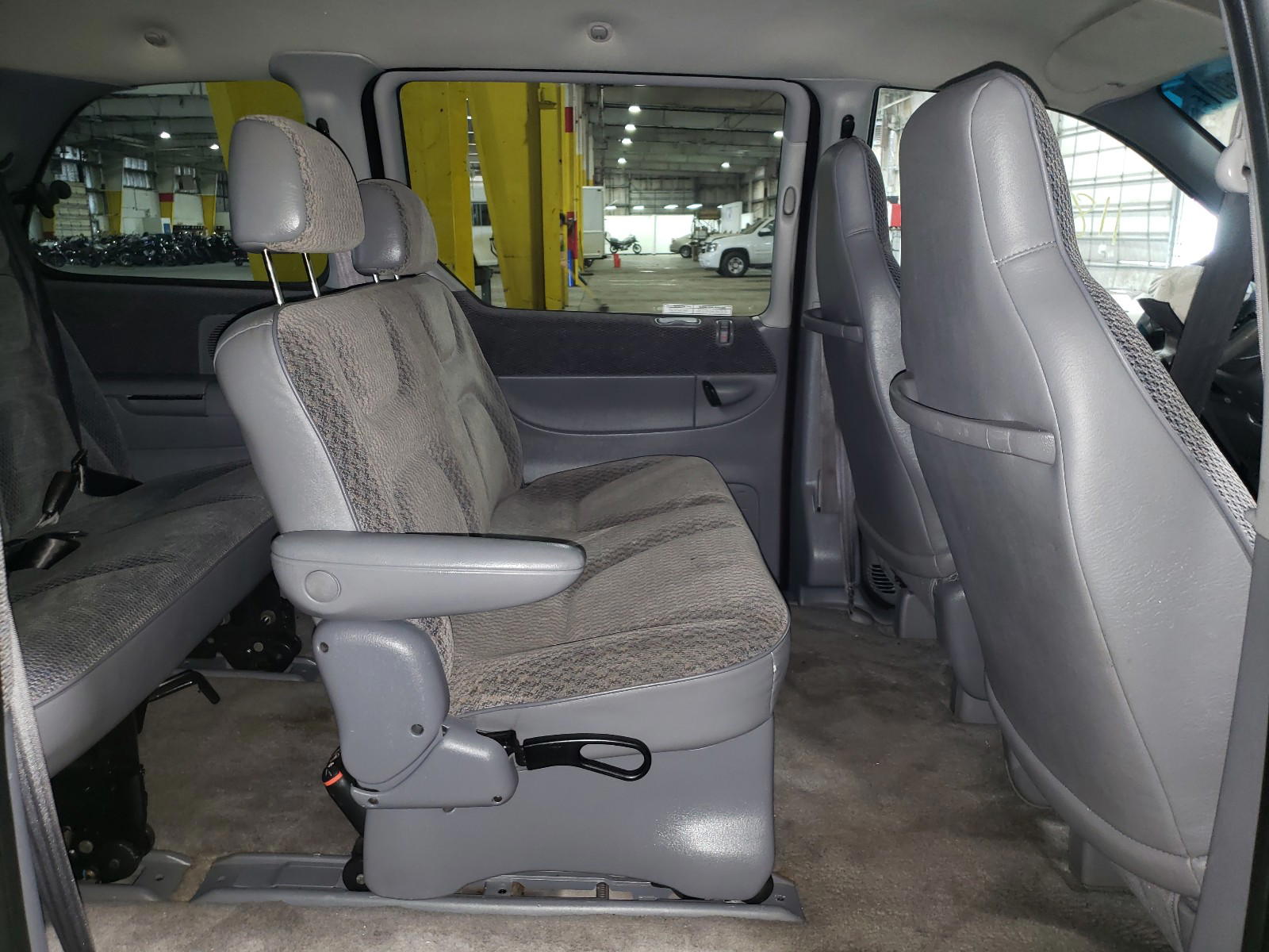 Photo 6 from auction – 1996 DODGE CARAVAN SE with VIN 2B4GP4531TR611506