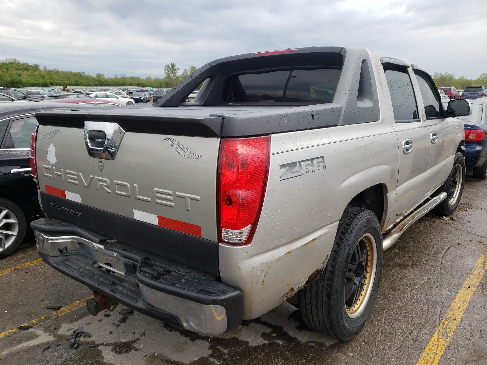 Photo 4 from auction – 2005 CHEVROLET AVALANCHE with VIN 3GNEC12Z65G268060