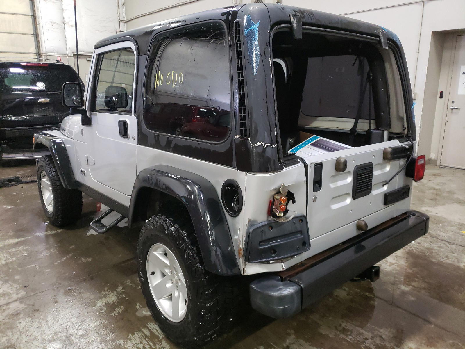 Photo 3 from auction – 2004 JEEP WRANGLER / with VIN 1J4FA69S14P796943