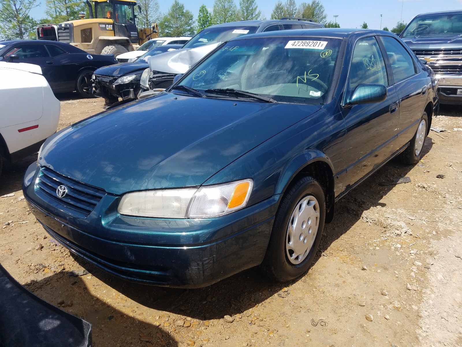 Photo 2 from auction – 1998 TOYOTA CAMRY CE with VIN JT2BG22K8W0255575