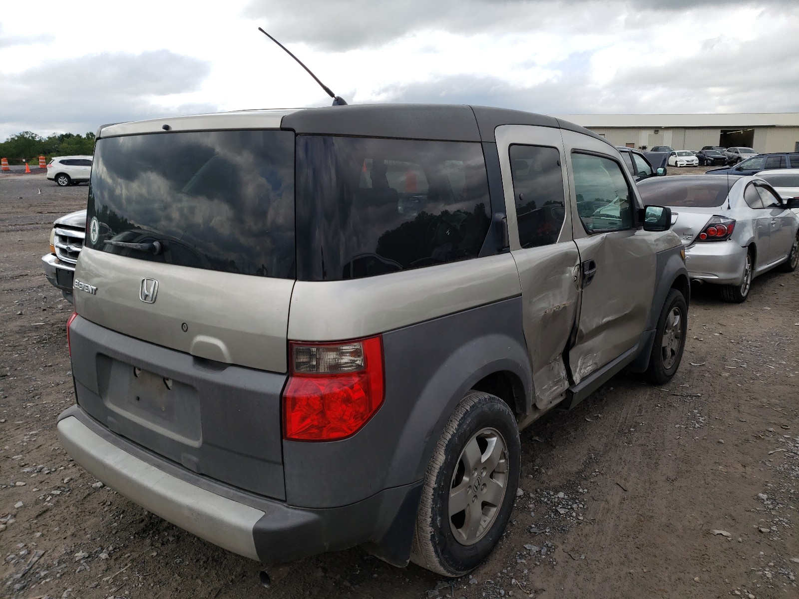 Photo 4 from auction – 2003 HONDA ELEMENT EX with VIN 5J6YH28553L012651