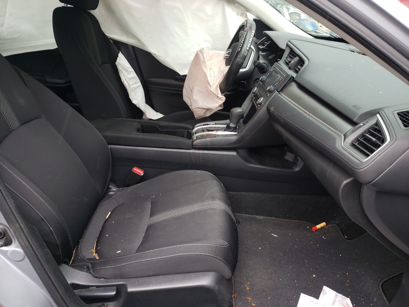 Photo 5 from auction – 2016 HONDA CIVIC LX with VIN 2HGFC2F55GH551614