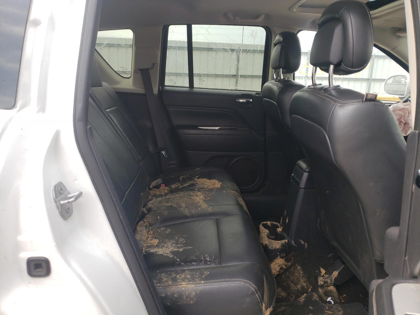 Photo 6 from auction – 2016 JEEP COMPASS LA with VIN 1C4NJCEA6GD574773