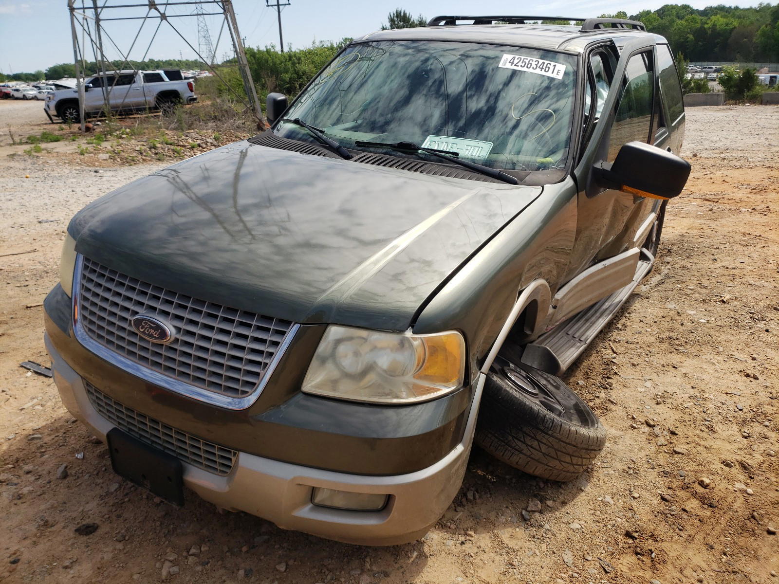 Photo 2 from auction – 2005 FORD EXPEDITION with VIN 1FMFU175X5LB12943