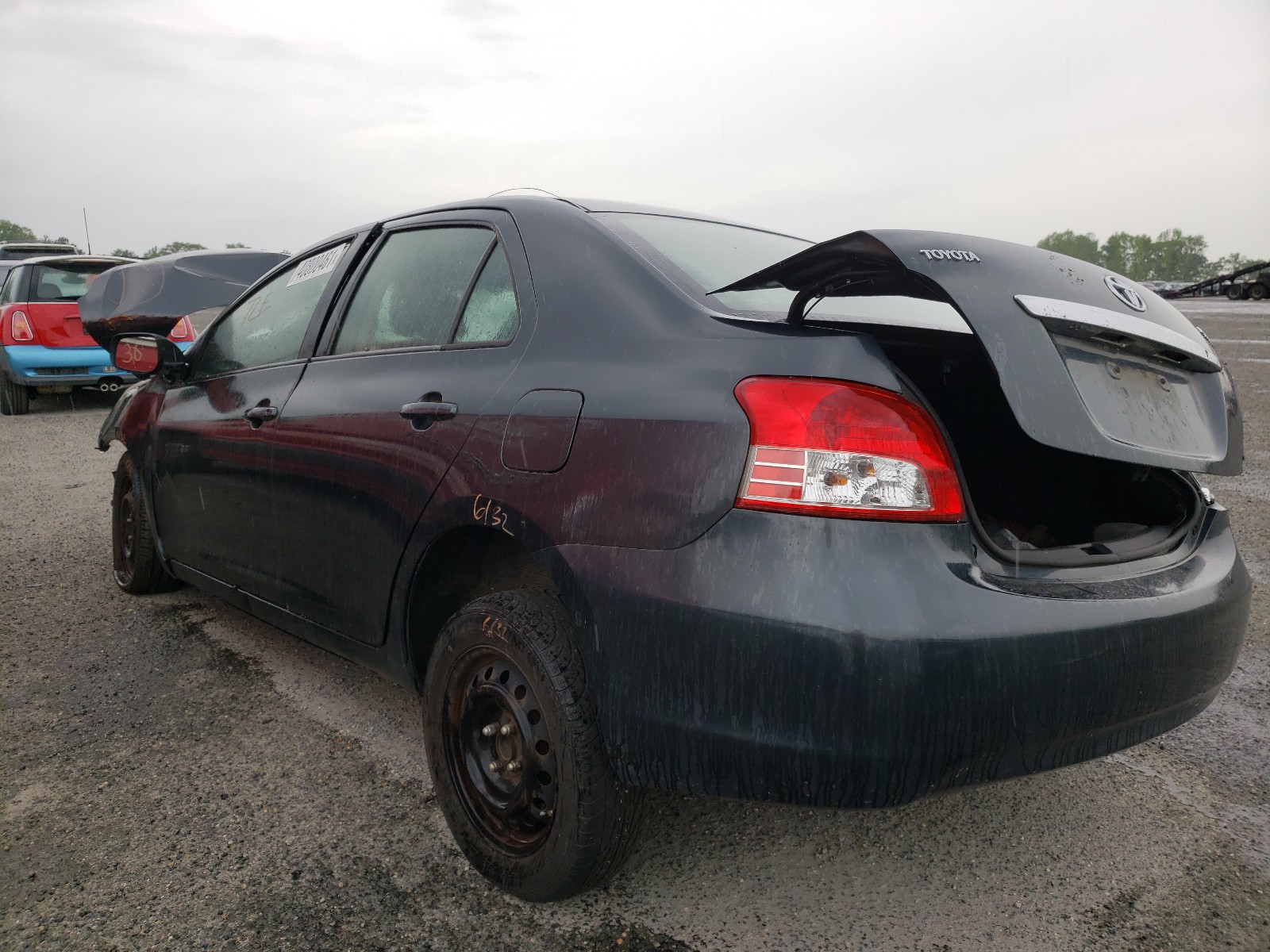 Photo 3 from auction – 2010 TOYOTA YARIS with VIN JTDBT4K33A1363791