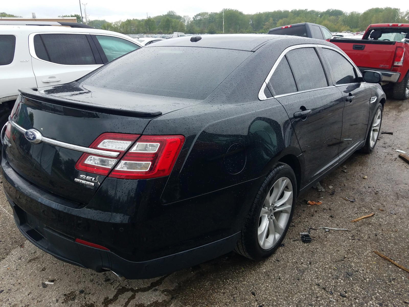 Photo 4 from auction – 2013 FORD TAURUS SEL with VIN 1FAHP2E83DG220762