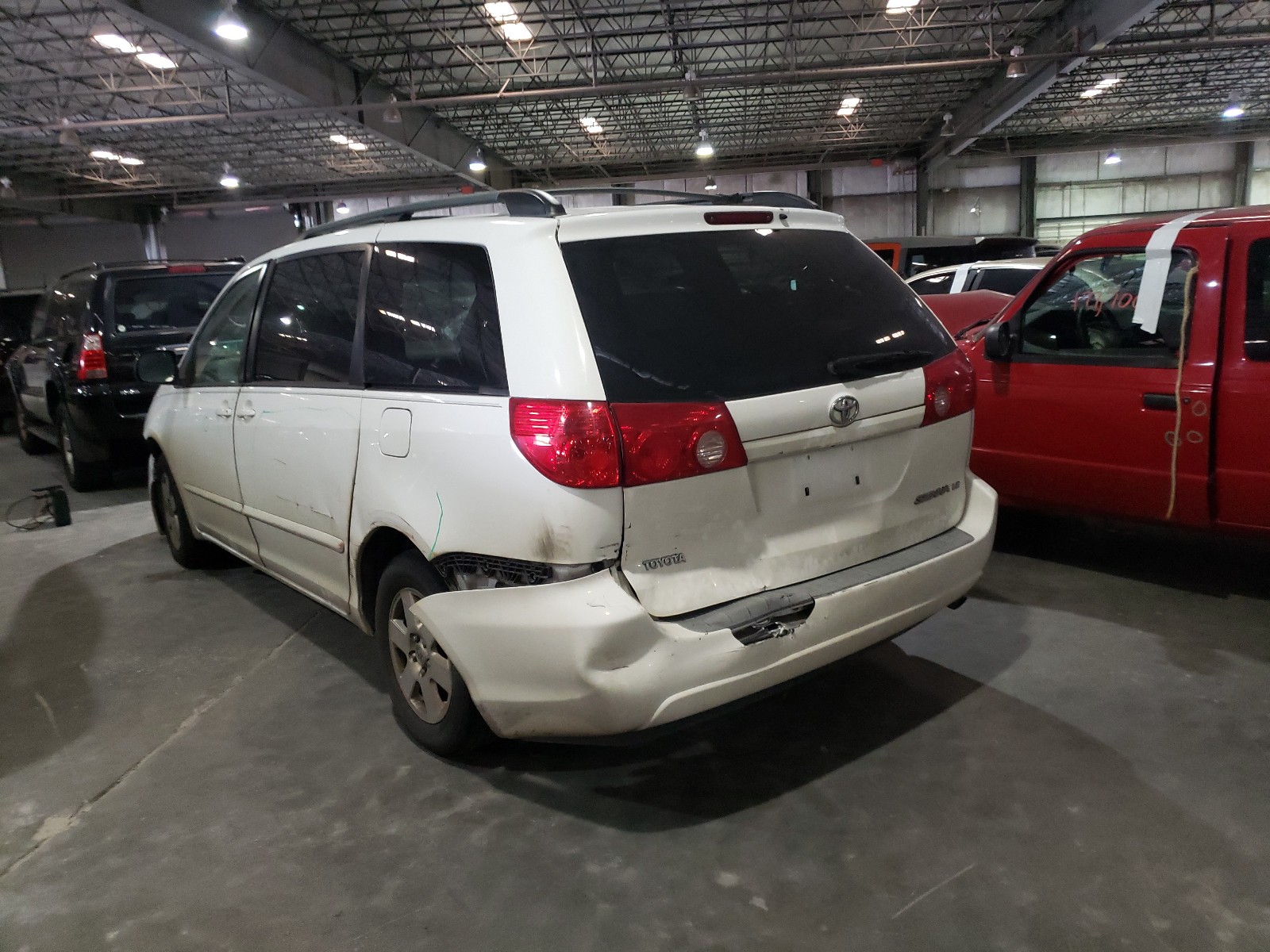 Photo 3 from auction – 2007 TOYOTA SIENNA with VIN 5TDZK23C57S003213